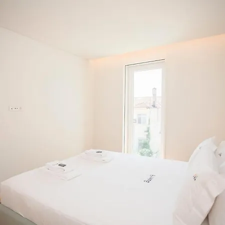 Liiiving In - Crystal Palace Apartmán Porto