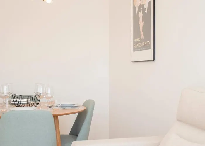 Liiiving In - Crystal Palace Apartman