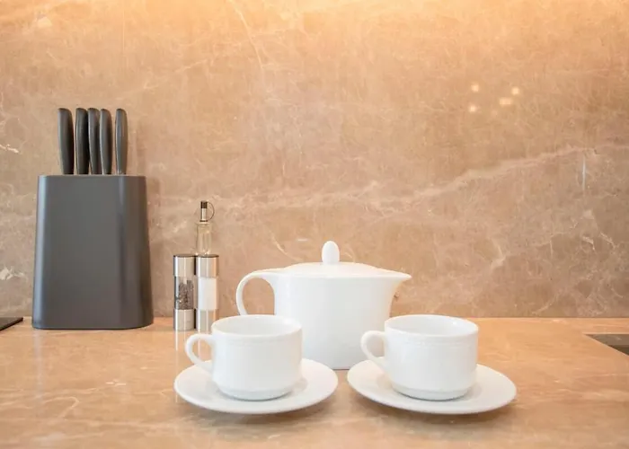 Liiiving In - Crystal Palace Apartman