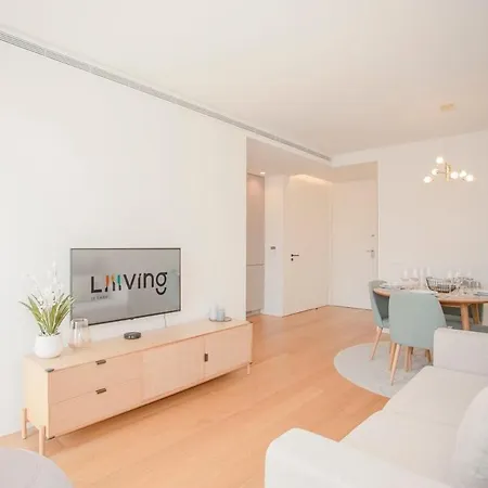 Liiiving In - Crystal Palace Oporto