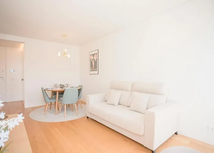 Liiiving In - Crystal Palace Apartmán *