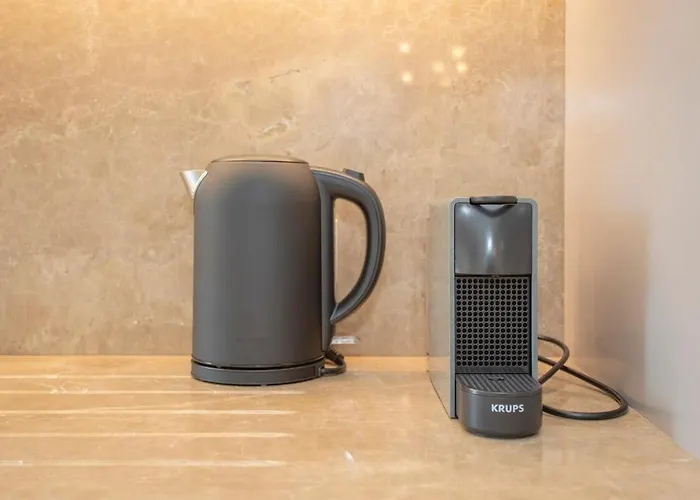 Liiiving In - Crystal Palace Porto