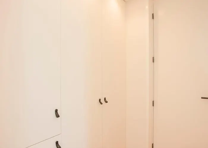 Liiiving In - Crystal Palace