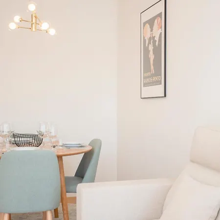 Liiiving In - Crystal Palace * ポルト