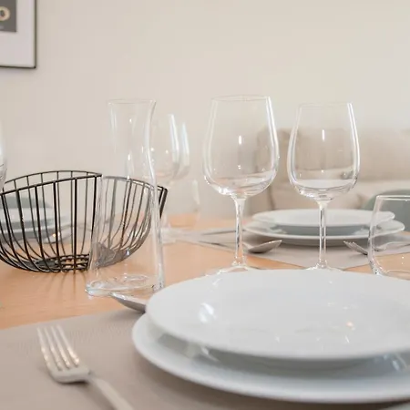 Liiiving In - Crystal Palace