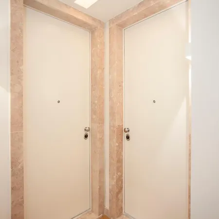 Liiiving In - Crystal Palace ポルト