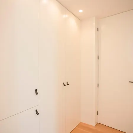 Liiiving In - Crystal Palace