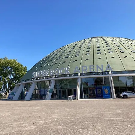 Liiiving In - Crystal Palace * 波尔图